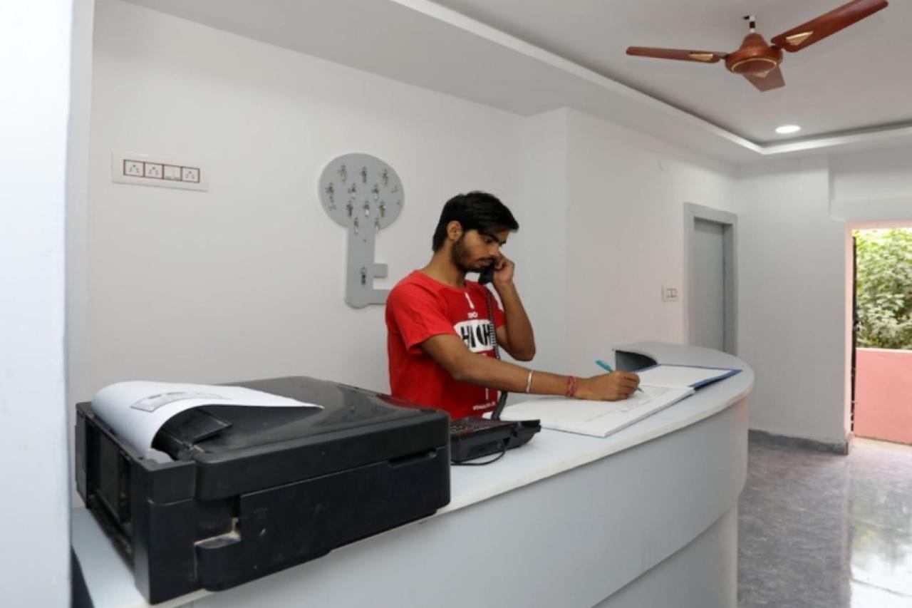 Oyo Flagship Salt Dream Kolkata